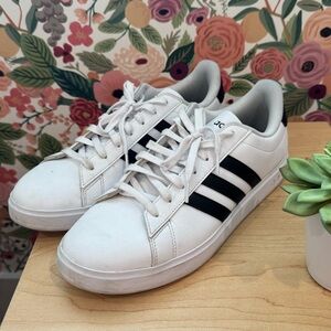 Adidas Men’s White and Black Leather Sneakers Sz 12​​​